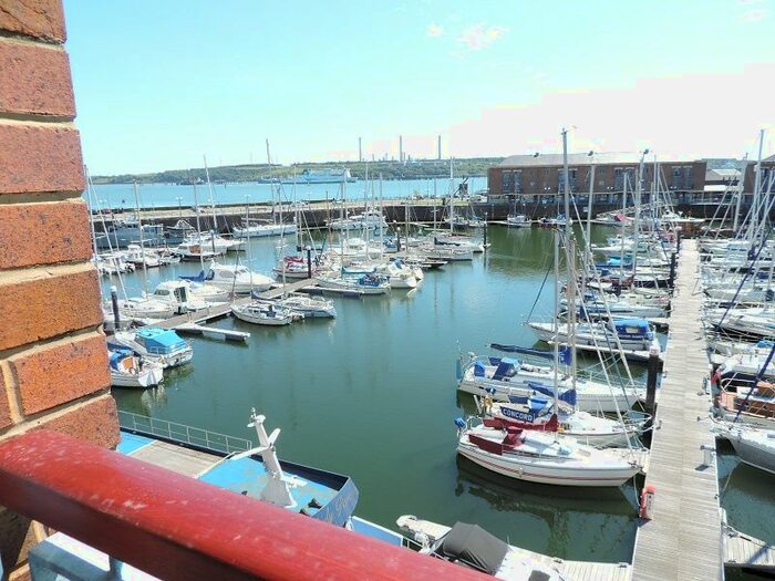 2 Bedroom Flat To Rent In Sovereign House, Nelson Quay, Milford Haven, SA73