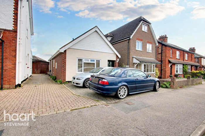 1 Bedroom Bungalow For Sale In Fairview Road, Stevenage, SG1