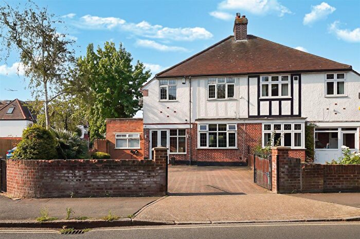 4 Bedroom Semi-Detached House For Sale In Jersey Road, Osterley, TW5