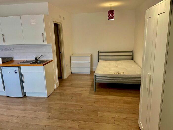 Studio To Rent In Rollins Street, South Bermondsey London, SE15