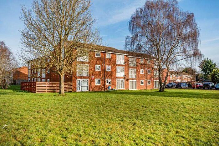 2 Bedroom Flat For Sale In Milton Dene, Hemel Hempstead, HP2