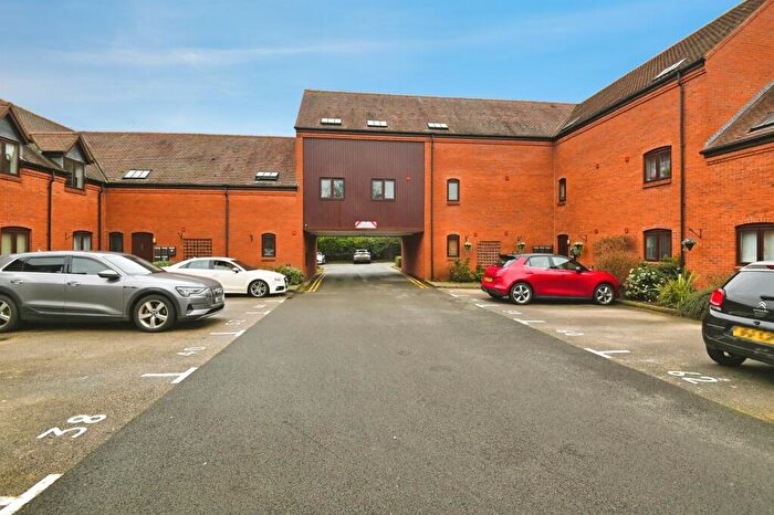 1 Bedroom Flat For Sale In Kingsbury Road, Minworth, Sutton Coldfield, B76