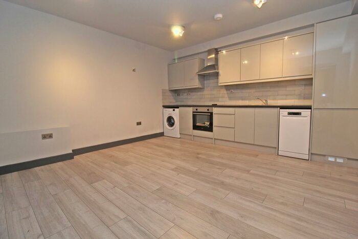 1 Bedroom Flat To Rent In Victory Road Mews, London, SW19