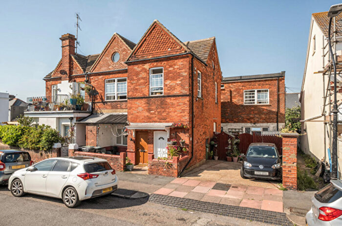 2 Bedroom Apartment For Sale In Latimer Road, Eastbourne, East Sussex, BN22