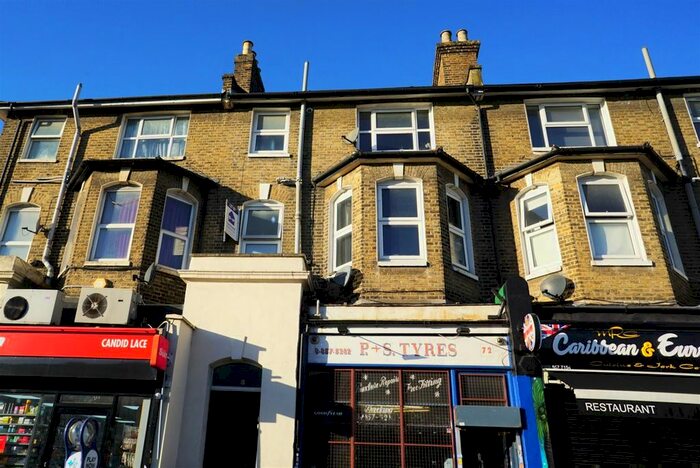 Studio To Rent In Baring Road, London SE12