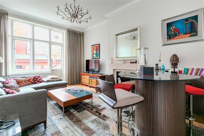 2 Bedroom Flat To Rent In Cadogan Square, London, SW1X