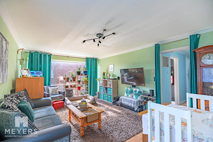 2 Bedroom Flat For Sale In Richmond Park Road, Bournemouth, BH8