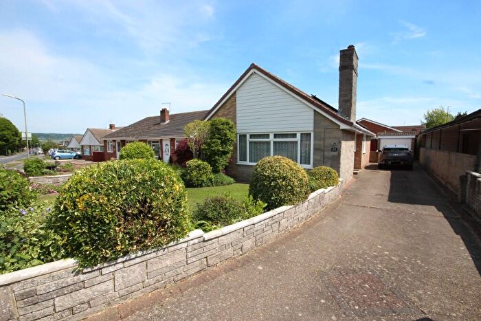 3 Bedroom Detached Bungalow For Sale In Castle Road, Allington, Maidstone, ME16