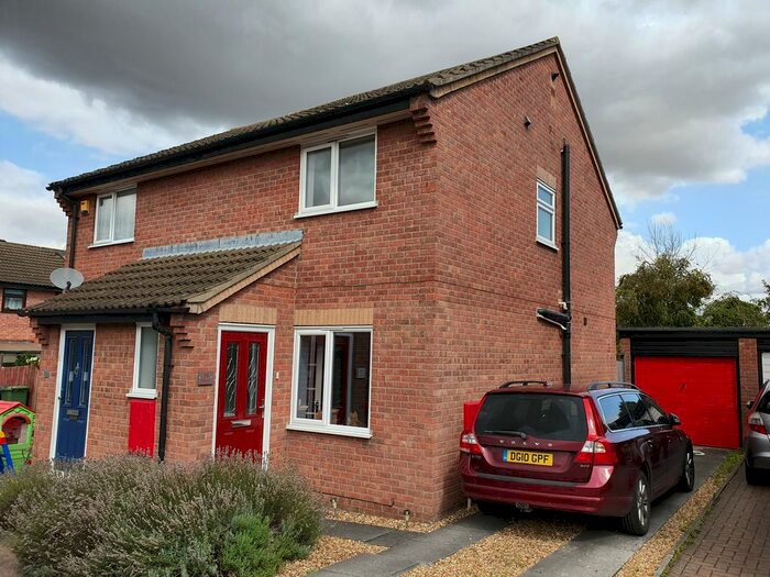 2 Bedroom Semi-Detached House To Rent In Hillcrest, Cambridge, CB23