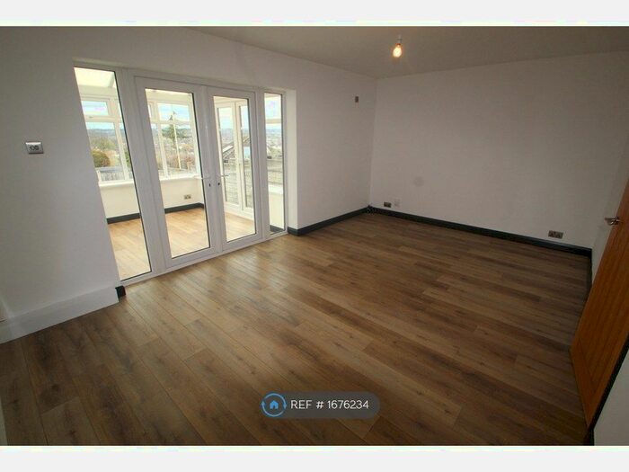 3 Bedroom Semi-Detached House To Rent In Foredraft Street, Halesowen, B63