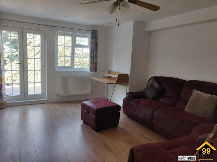 3 Bedroom Apartment To Rent In St. James Road, Sutton, London Borough Of, SM1