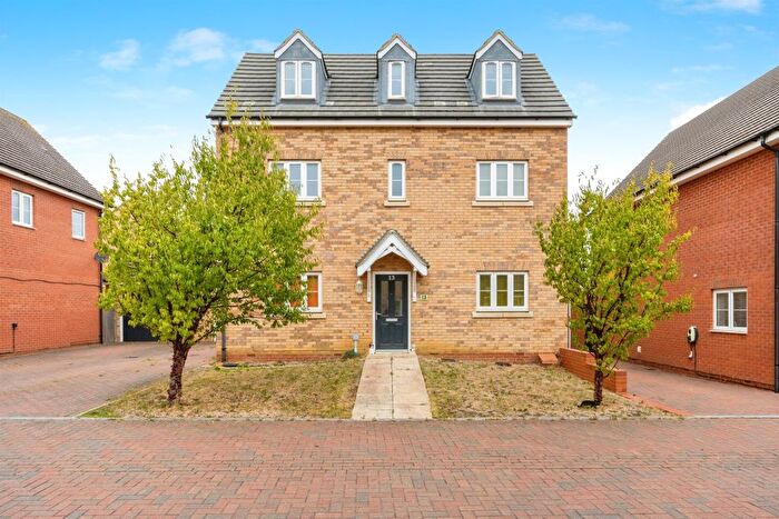 4 Bedroom Detached House For Sale In Colemore Grange, Shortstown, Bedford, MK42