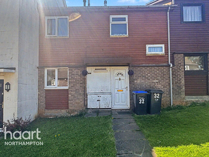 3 Bedroom Terraced House For Sale In Sidebrook Court, Northampton, NN3