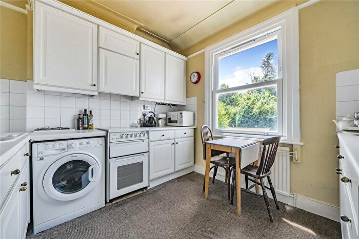 2 Bedroom Flat For Sale In Fox Lane, Palmers Green, London, N13