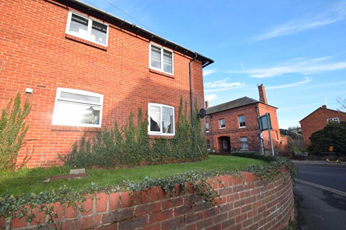 2 Bedroom Flat To Rent In Brook Street, Watlington, OX49