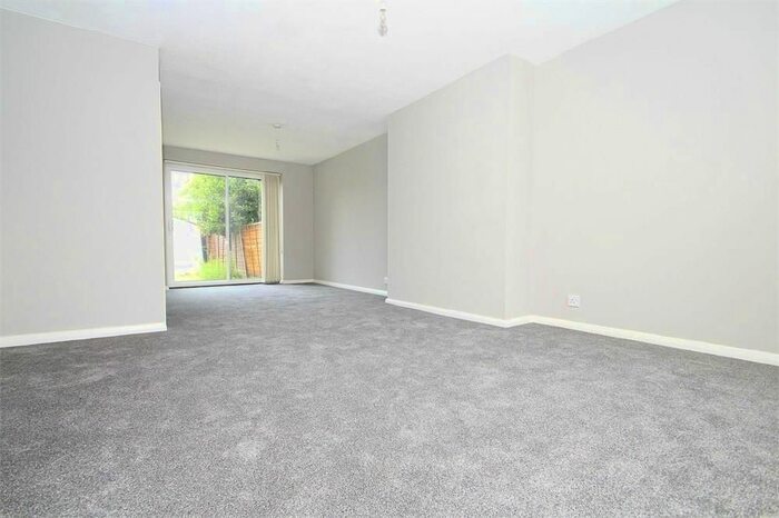 3 Bedroom End Of Terrace House To Rent In Mill Close, West Drayton, Middlesex, UB7
