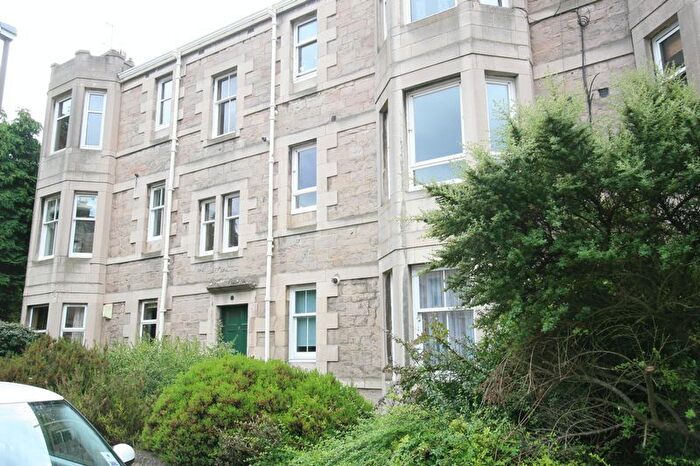 2 Bedroom Flat To Rent In Rosebank Grove, Edinburgh, EH5