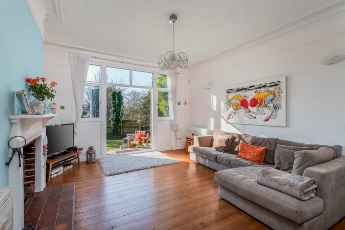 2 Bedroom Flat To Rent In Spencer Road, South Croydon CR2