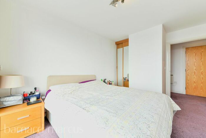 1 Bedroom Flat To Rent In Hamlyn House, High Street, Feltham, TW13