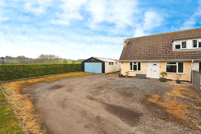 2 Bedroom Bungalow For Sale In Worcester Road, Holt Heath, Worcester, Worcestershire, WR6