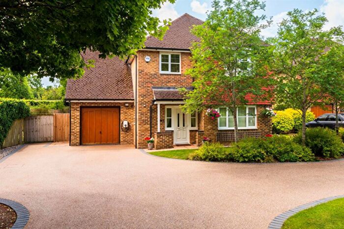 4 Bedroom Detached House For Sale In Henley-On-Thames, RG9