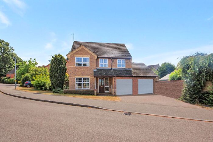 4 Bedroom Detached House For Sale In , William Steele Way, Higham Ferrers, NN10