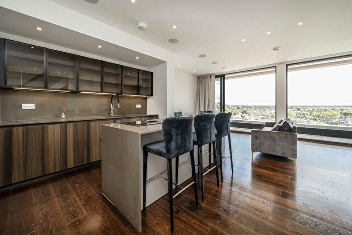 3 Bedroom Flat To Rent In Finchley Road, Finchley Road, NW3