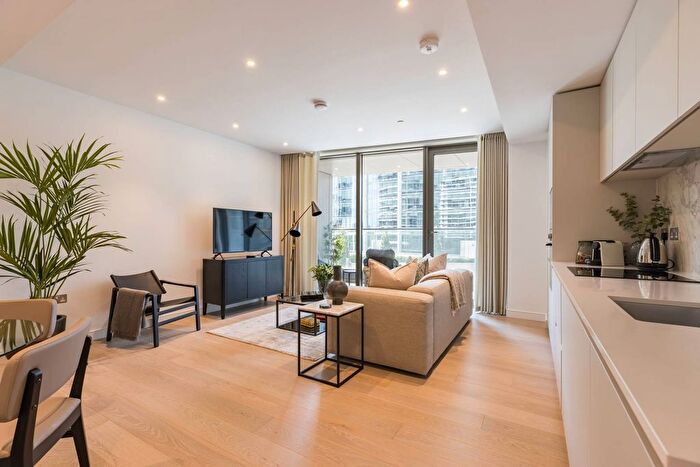 2 Bedroom Flat To Rent In Water Street, Canary Wharf, London, E14