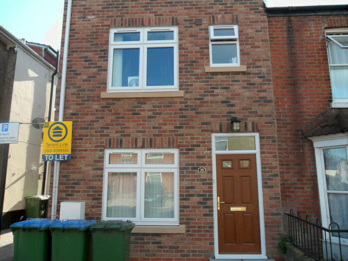 7 Bedroom House To Rent In Lodge Road, SO14