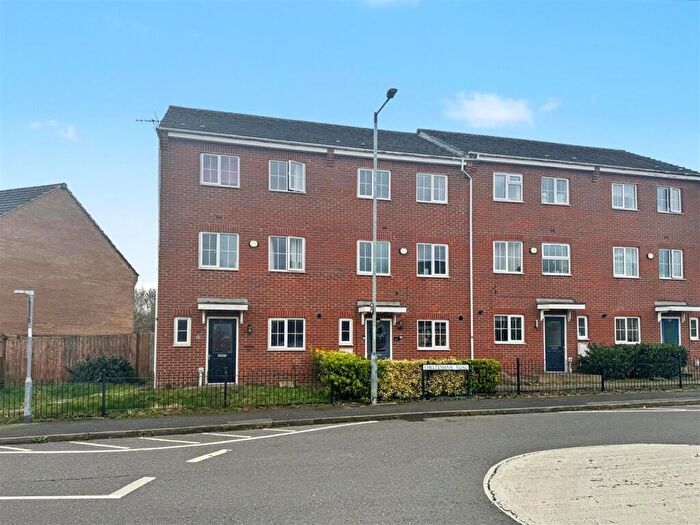 5 Bedroom Town House To Rent In Cheltenham Road, Corby, NN18