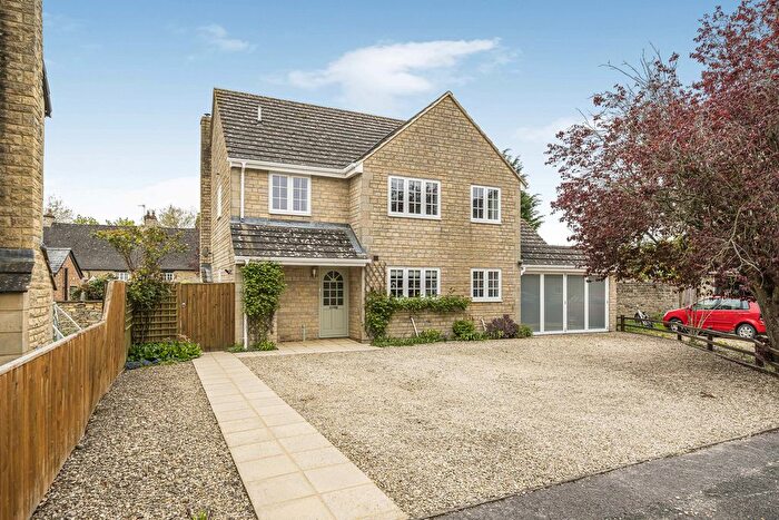4 Bedroom Detached House For Sale In Park Close, Middleton Stoney, OX25