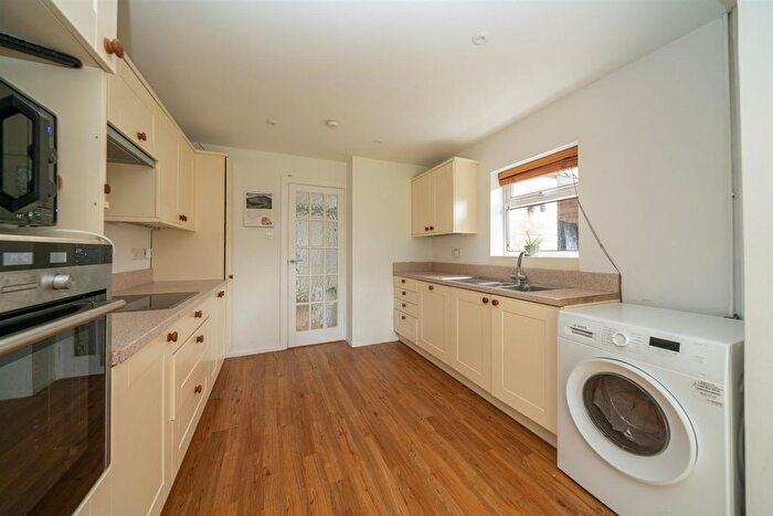 4 Bedroom Detached House For Sale In The Dell, St. Albans, AL1
