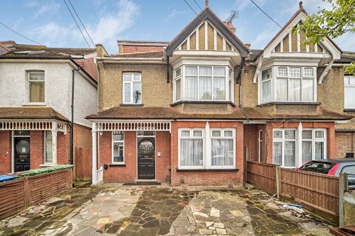 2 Bedroom Flat For Sale In Hindes Road, London, HA1