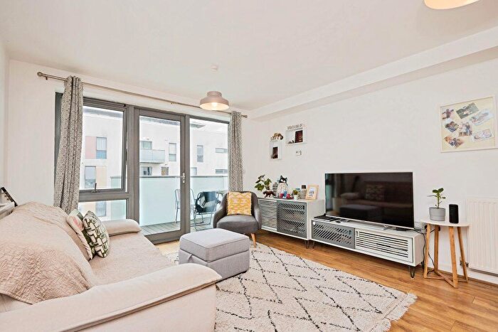 2 Bedroom Flat For Sale In Flat Stainsby Road, London, E14