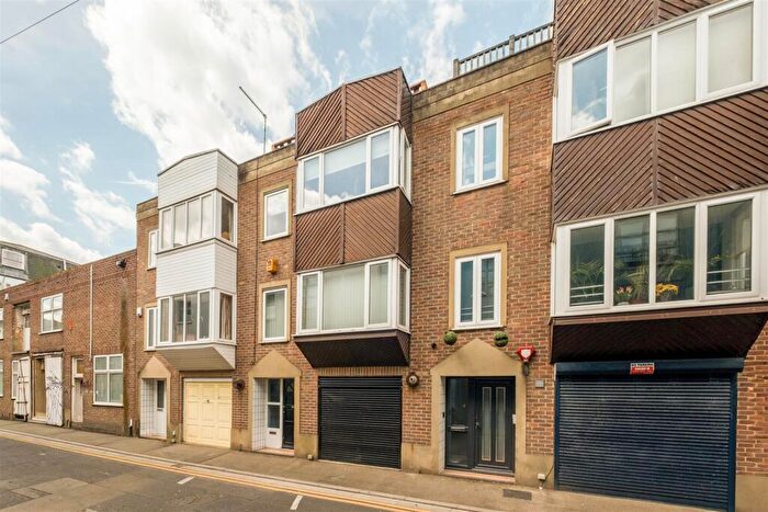 2 Bedroom Town House For Sale In Vine Street, Brighton, BN1