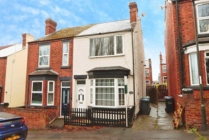 3 Bedroom Semi-Detached House For Sale In Hardwick Avenue, New Whittington, Chesterfield, S43