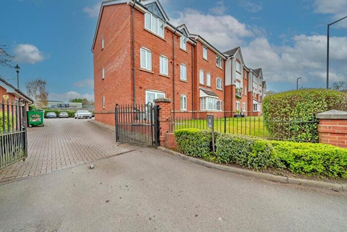 2 Bedroom Flat For Sale In Brickyard Road, Aldridge, Walsall, WS9