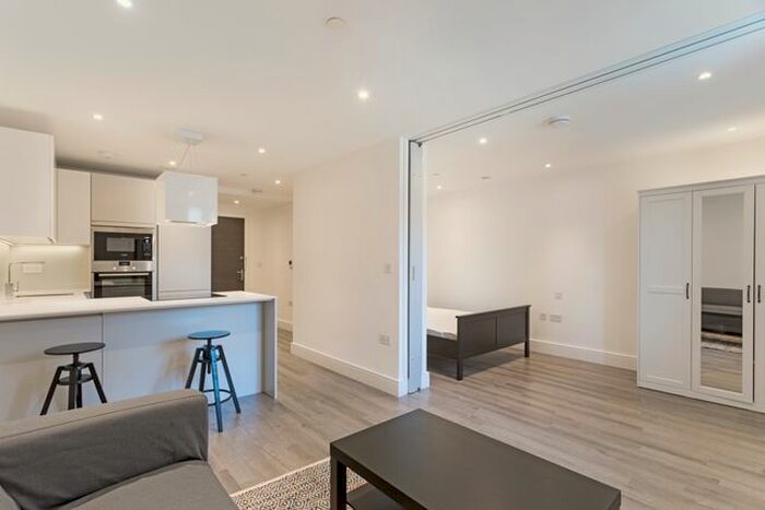 Studio To Rent In Gaumont Place, Streatham Hill, Streatham, SW2