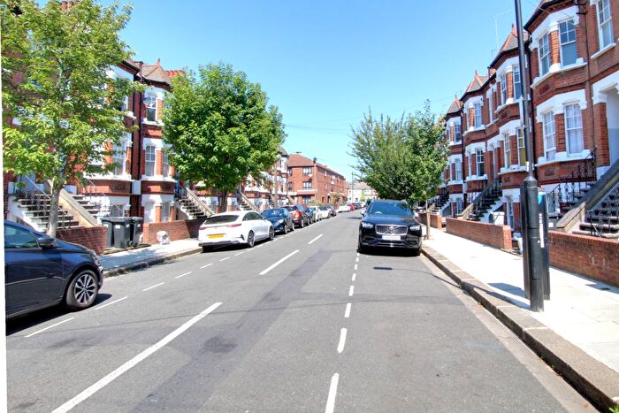 2 Bedroom Flat To Rent In Curwen Road, (), Shepherds Bush, W12