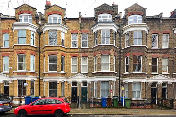 2 Bedroom Flat To Rent In Austral Street, Kennington, London, SE11