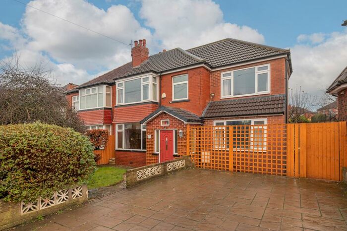 4 Bedroom Semi-Detached House To Rent In Chelwood Drive, Roundhay, Leeds, LS8