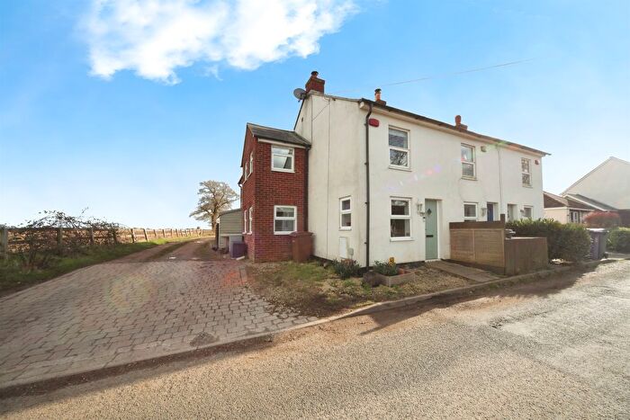3 Bedroom Cottage For Sale In Stony Lane, Tea Green, Luton, LU2