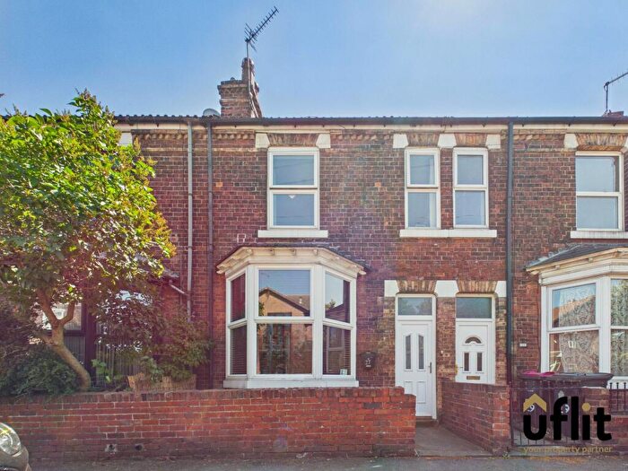 3 Bedroom Terraced House For Sale In Terrace Road, Parkgate, Rotherham, S62