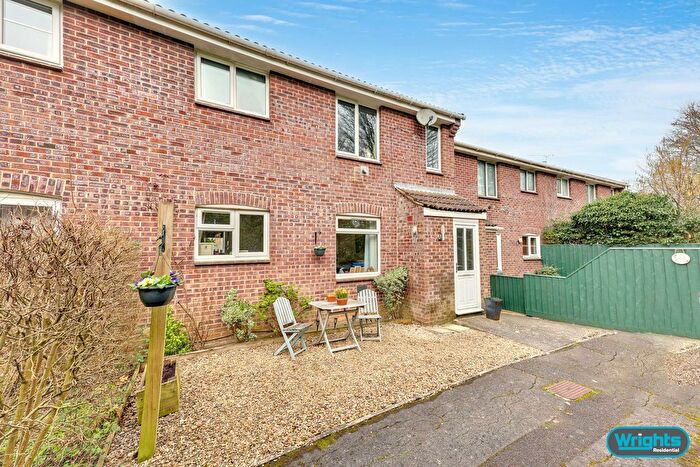 1 Bedroom Flat For Sale In Alderton Way, Trowbridge, BA14