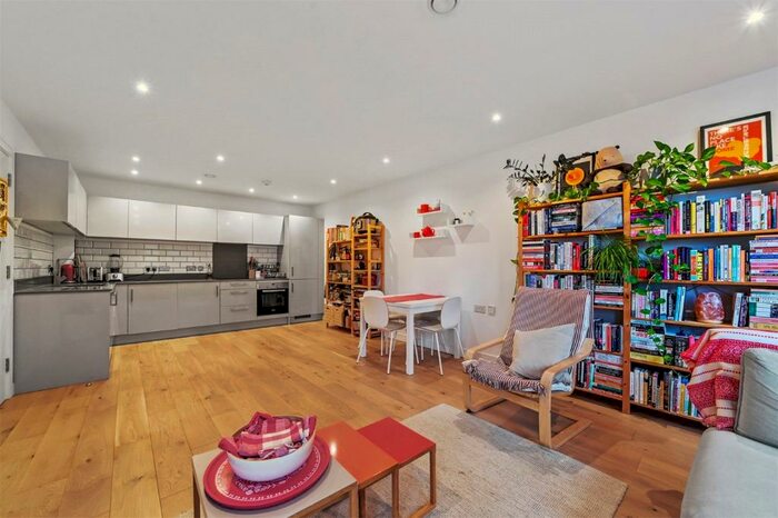 2 Bedroom Apartment To Rent In Prospect Row, London, E15