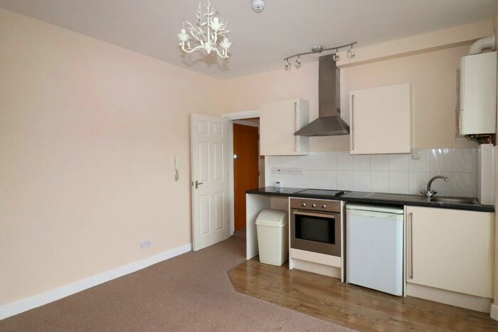 Studio To Rent In Queens Road, Worthing, BN11