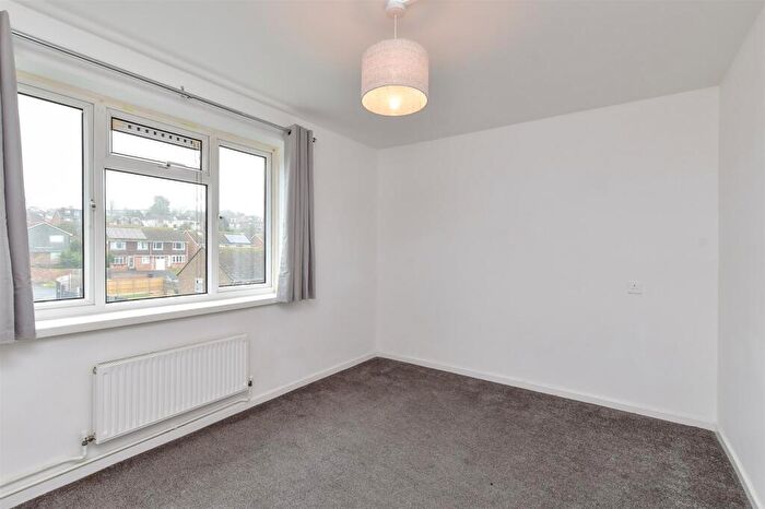 2 Bedroom Flat For Sale In Lockwood Crescent, Woodingdean, Brighton, East Sussex, BN2
