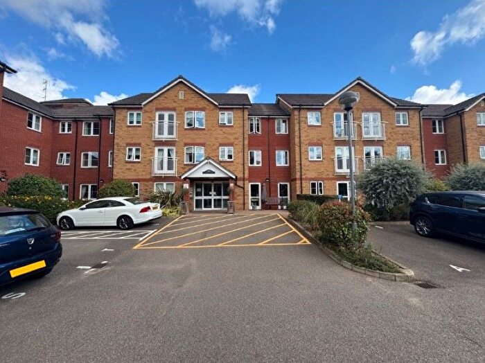 1 Bedroom Flat For Sale In Goodes Court, Royston, Hertfordshire, SG8