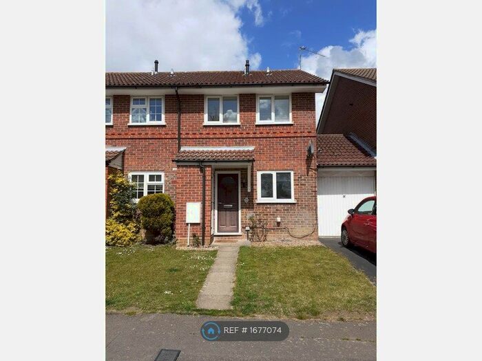2 Bedroom Semi-Detached House To Rent In Radnor Road, Bracknell, RG12