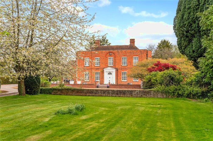 6 Bedroom Detached House For Sale In Bath Road, Hare Hatch, Reading, Berkshire, RG10